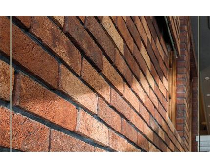 آجر رستیک در نمای داخلی و خارجی ساختمان